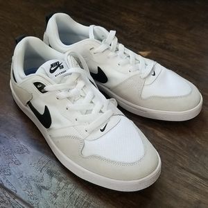 Nike SB "Alleyoop" White & Black (NEW)